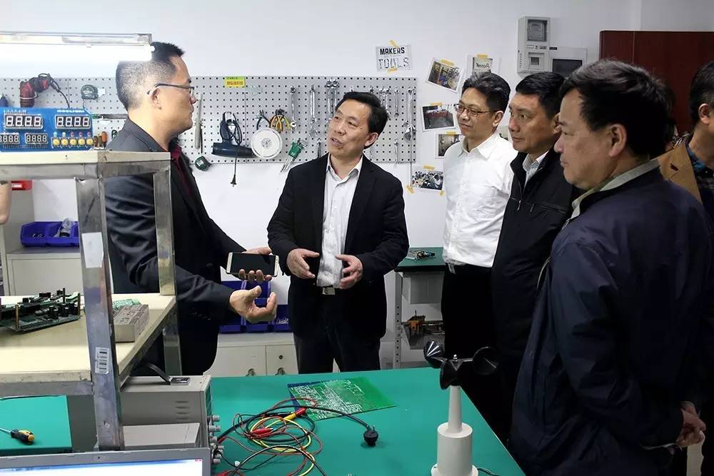 省政協(xié)副主席、科技廳廳長郭躍進蒞臨微特調(diào)研